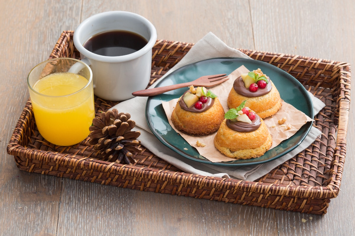 Petits gâteaux de pandoro avec pommes, noix et Nutella®