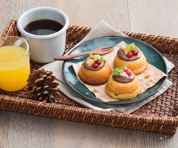 Petits gâteaux de pandoro avec pommes, noix et Nutella®