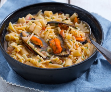 Pâtes aux haricots et moules