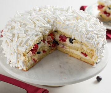 Génoise avec chantilly et fruits des bois