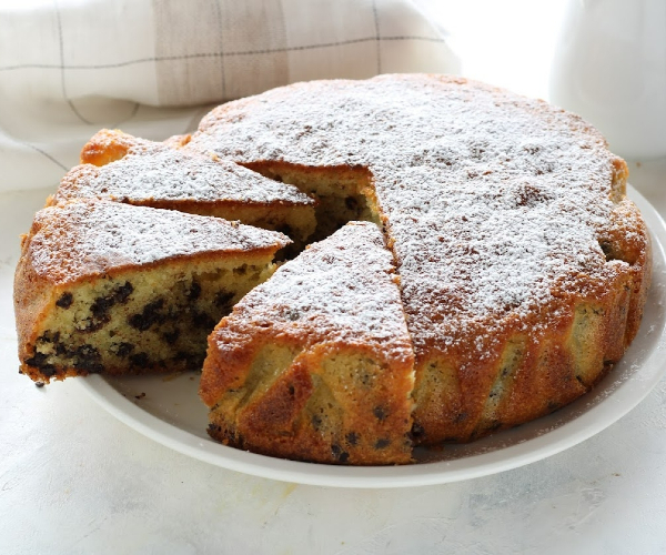 Gâteau au yaourt avec pépites de chocolat