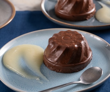 Pudding au chocolat et noix de muscade avec coulis de pommes