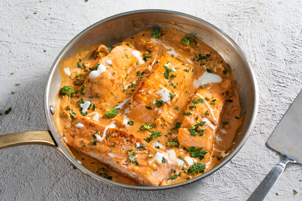 Saumon au curry et lait de coco