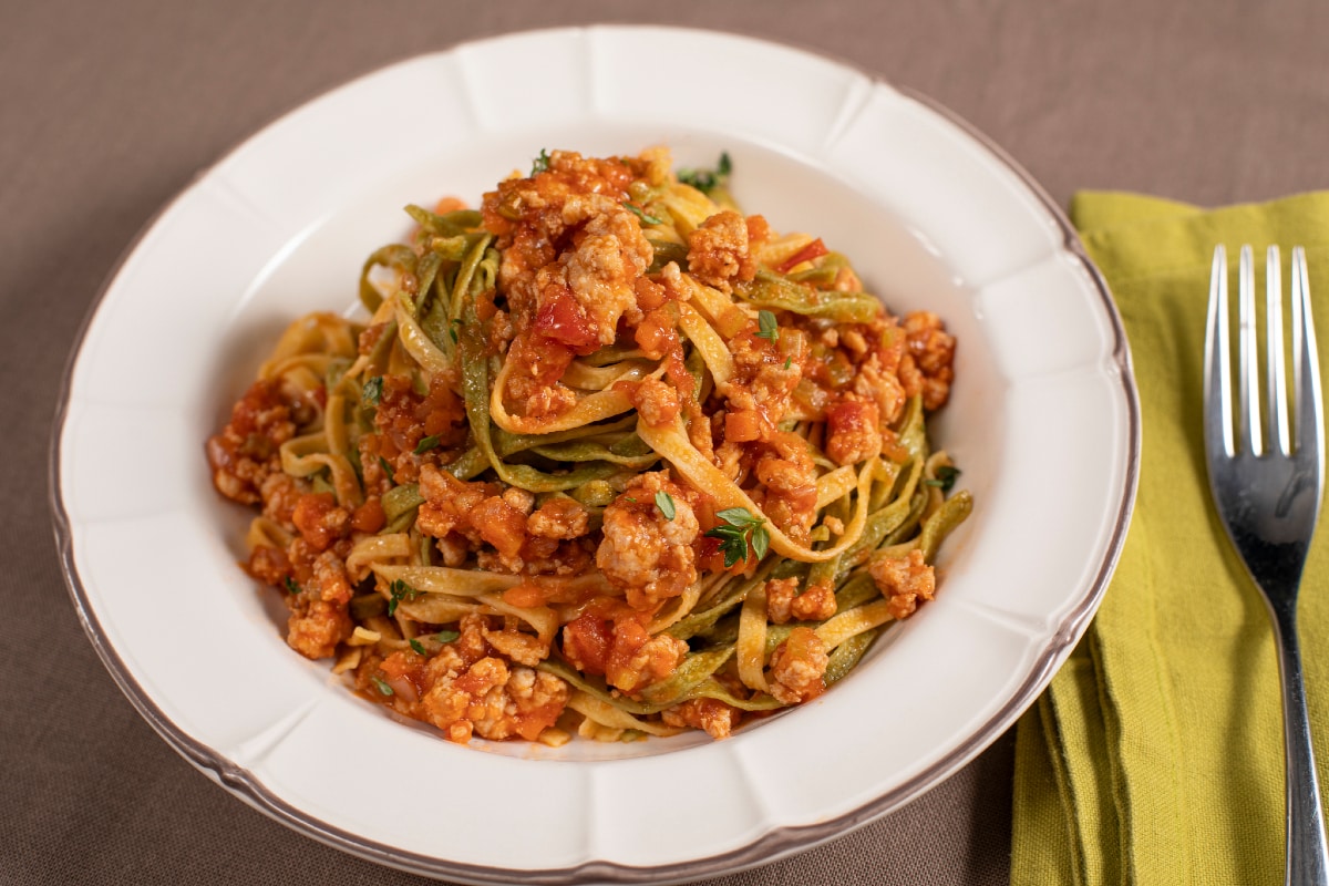 Tagliatelles paille et foin avec ragoût de lapin