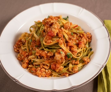 Tagliatelles paille et foin avec ragoût de lapin