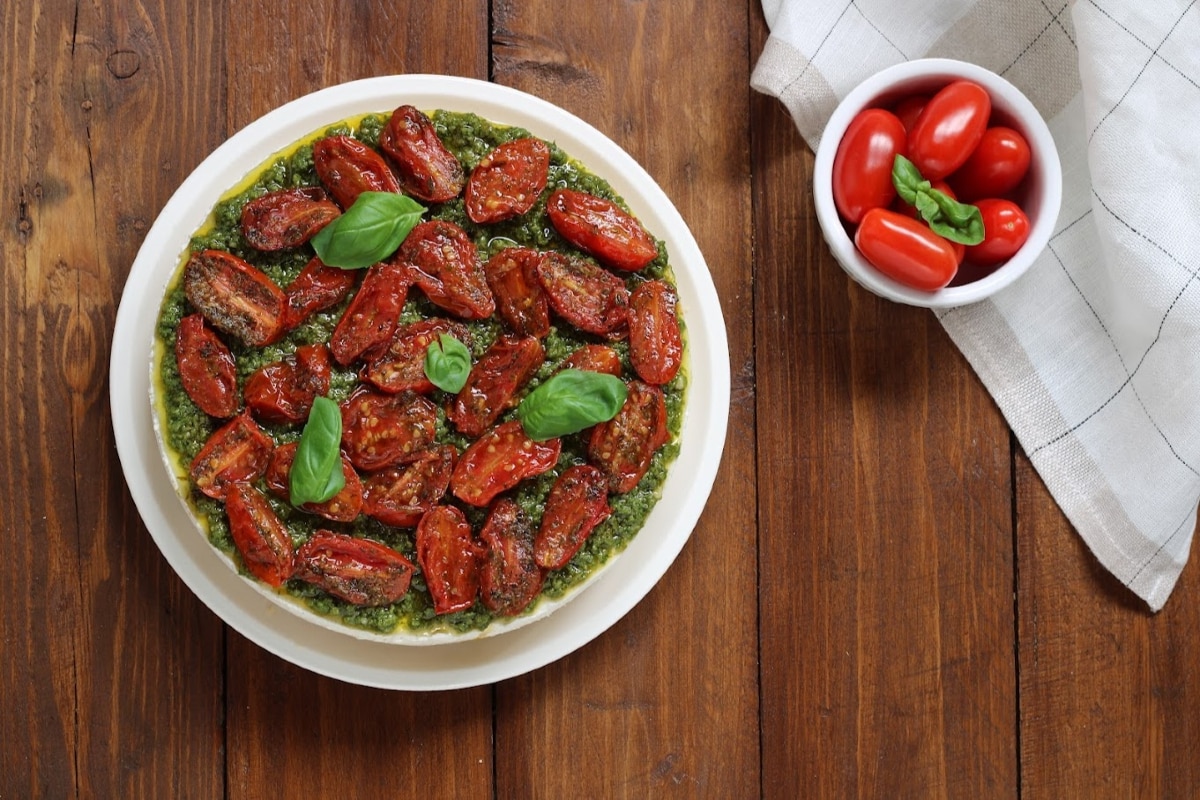 Cheesecake salée au pesto et tomates cerises