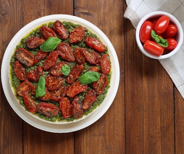 Cheesecake salée au pesto et tomates cerises