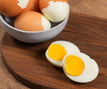 Œufs durs dans une friteuse à air