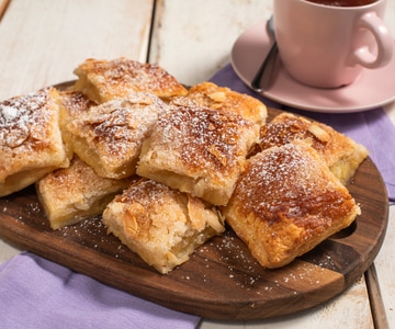 Carrés de pâte feuilletée aux pommes