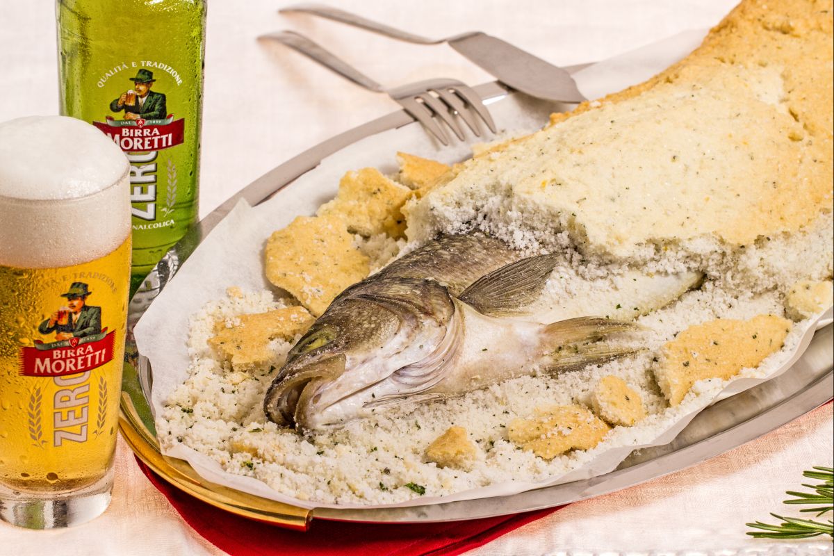 Bar en croûte de sel aux herbes et bière