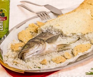 Bar en croûte de sel aux herbes et bière