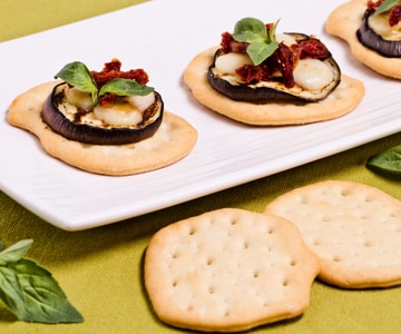 Fougasses aux aubergines, scamorza et tomates séchées