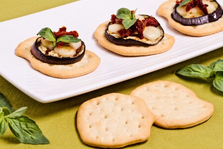 Fougasses aux aubergines, scamorza et tomates séchées