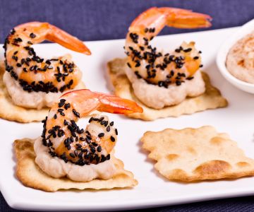 Feuilletés à la crème de haricots blancs et crevettes sautées