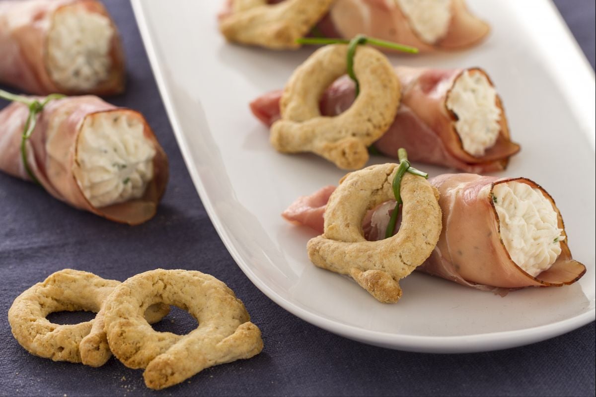 Pochettes de speck farcies de robiola avec torcelli