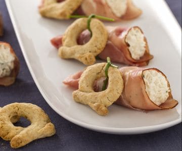 Pochettes de speck farcies de robiola avec torcelli