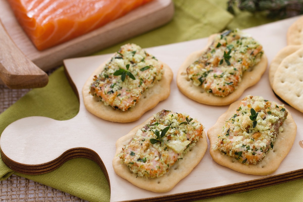 Saumon croustillant sur galettes