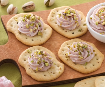 Focaccias avec crème de mortadelle et pistaches