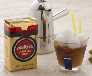 Café glacé aux glaçons d'amande