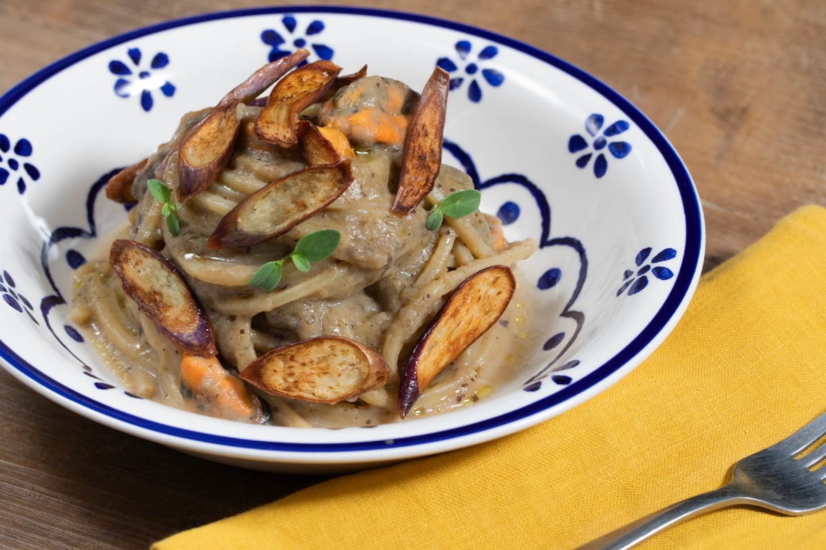 Spaghetti aubergines, pecorino et moules