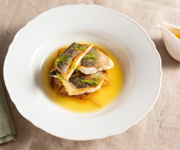 Filet de bar avec fenouils caramélisés et sauce à l'orange