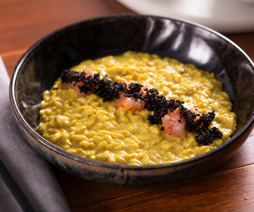 Risotto au curry avec lait de coco et tartare de crevettes