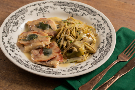 Saltimbocca d'espadon aux artichauts