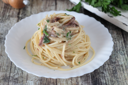 Pâtes beurre et anchois