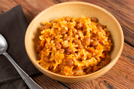 Pâtes et haricots en conserve