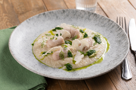 Roulade de sole avec crème de chou-fleur