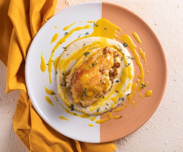 Poulet avec chou-fleur et sauce à la moutarde