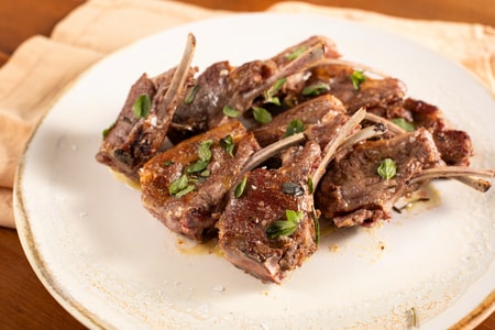 Côtelettes d'agneau à la poêle