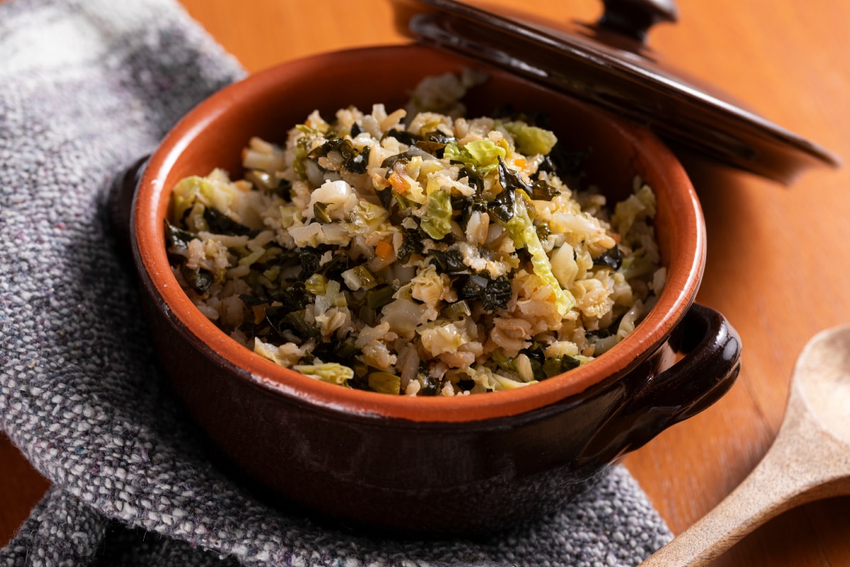 Riz complet avec chou noir et chou de Milan