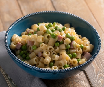 Pâtes au jambon et petits pois crémeuses