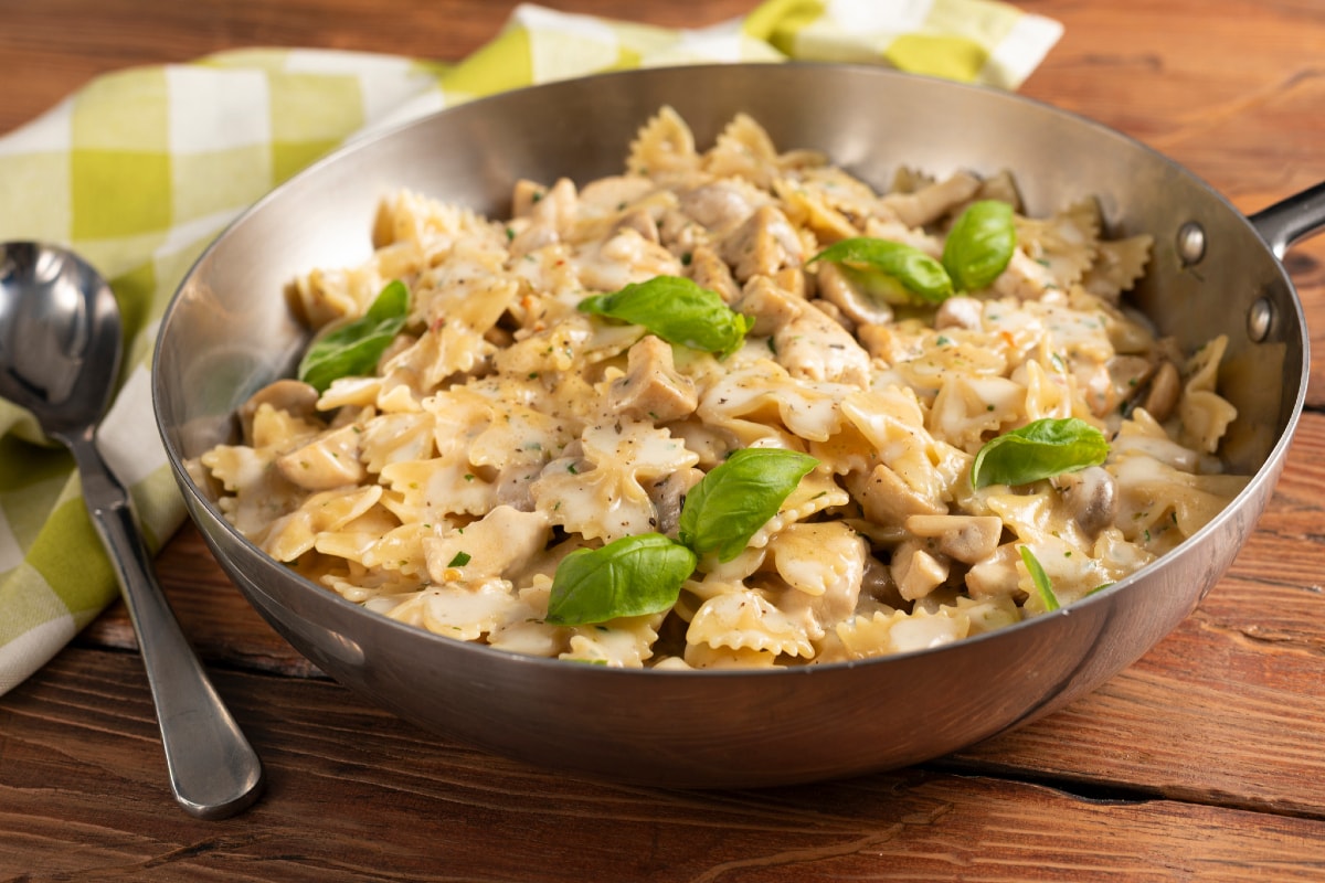 Pâtes au poulet et champignons