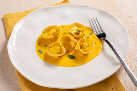 Raviolis de poisson avec sauce au safran