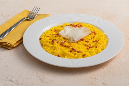 Risotto au safran avec taleggio et pancetta