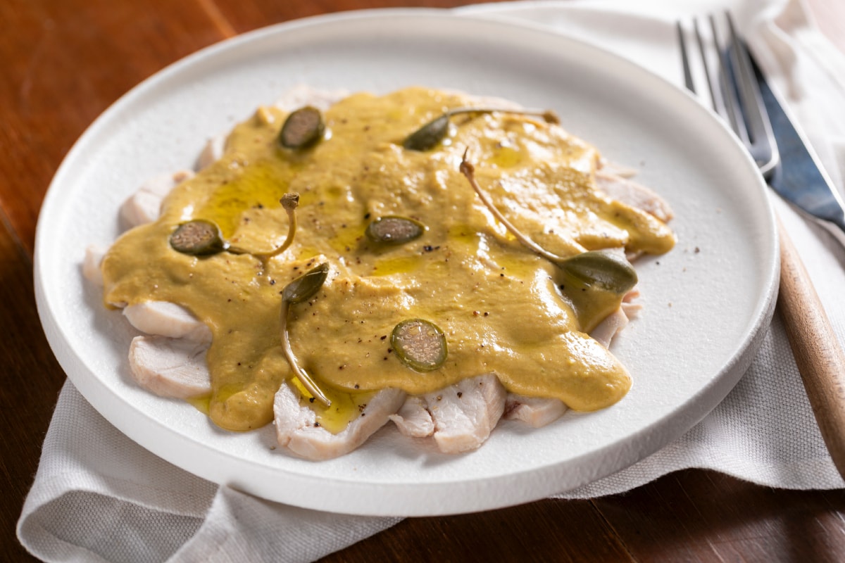 Poulet à la vapeur avec sauce au thon