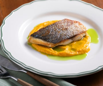 Dorade poêlée sur crème de carottes