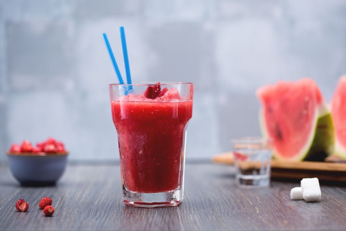 Granité de pastèque, fraises des bois et vodka
