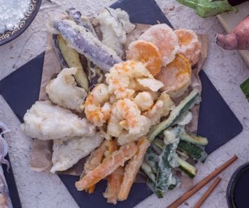 Tempura de calamars et légumes
