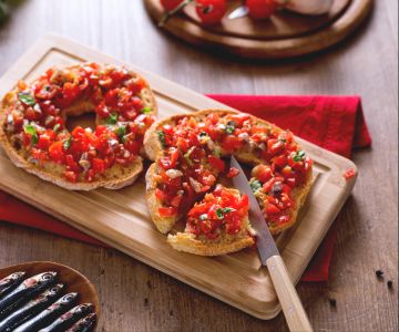 Friselle avec tomate et anchois