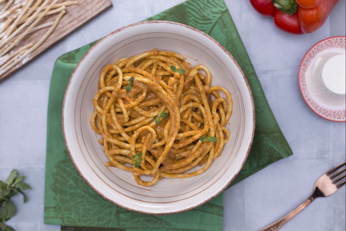 Bigoli en sauce de poivrons rouges