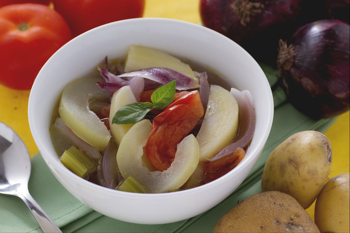 Soupe de légumes d'été