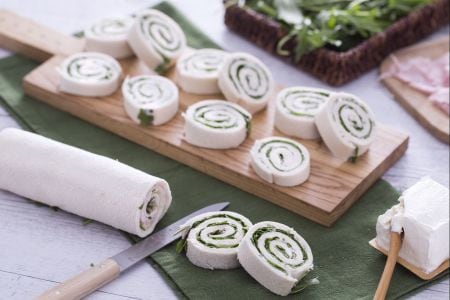 Rouleaux au jambon cuit et roquette