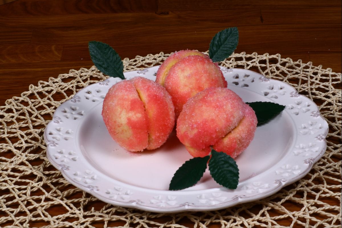 Fausses pêches à l'alchermès