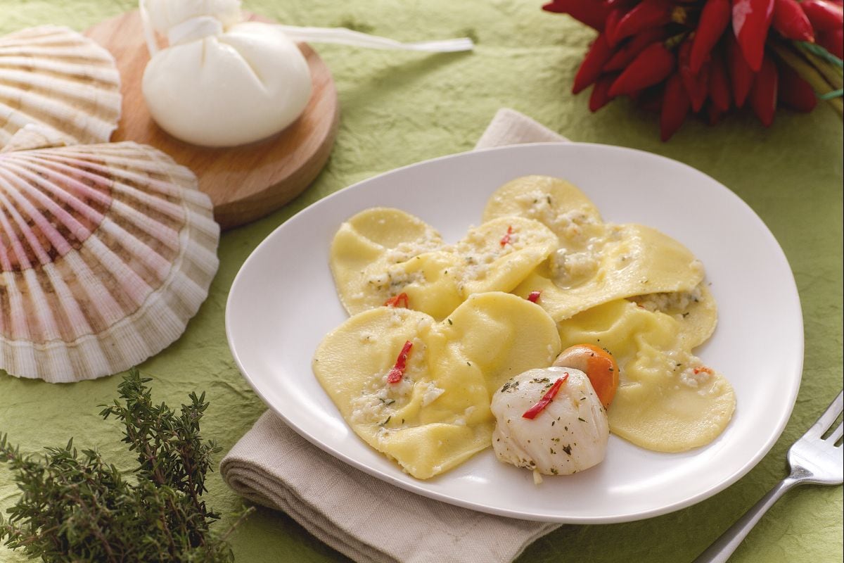 Cœurs de burrata avec crème de coquilles Saint-Jacques