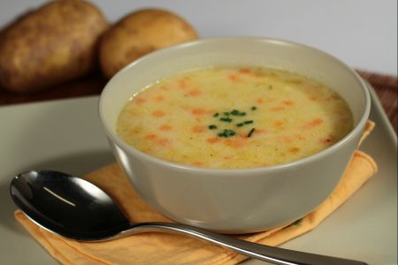 Crème de pommes de terre aux légumes