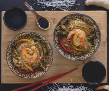 Spaghettis de soja aux légumes et crevettes