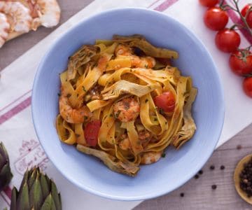 Fettuccine aux artichauts et queues de crevettes